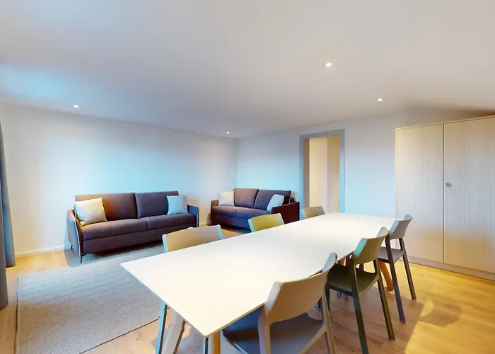 De L Ours Vue & Nature Pregny 8 Pers Apartment *
