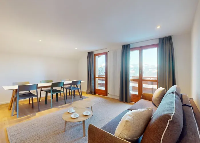 De L Ours Vue & Nature Pregny 8 Pers Apartment